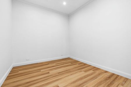 Renovated Albert Park Retreat with Beachside Lifestyle Appeal - Photo 3