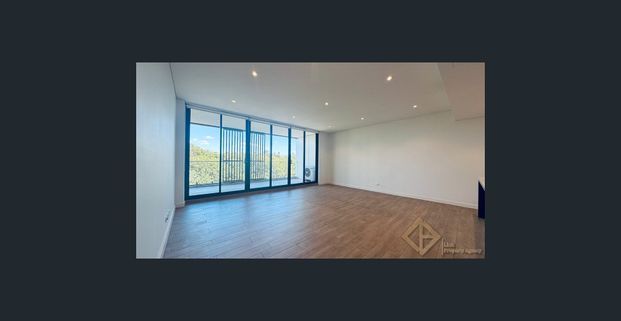 Near New Water Front 2 Bedroom Apartment with study nook available now. - Photo 1