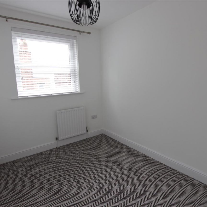 Hunter Hill Road, S11, Sheffield - Photo 1