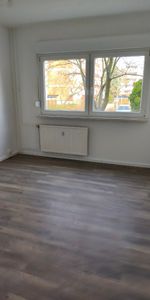 Frisch Renovierte 3-Raum-Wohnung mit Badewanne und Balkon - Photo 4