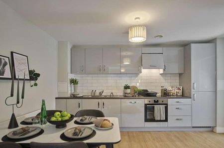 Newbury, Berkshire, RG14 - Photo 2