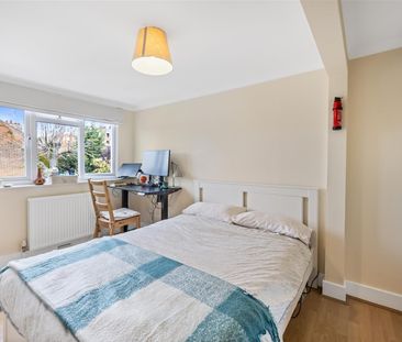Dennington Park Road, West Hampstead, London - Photo 4