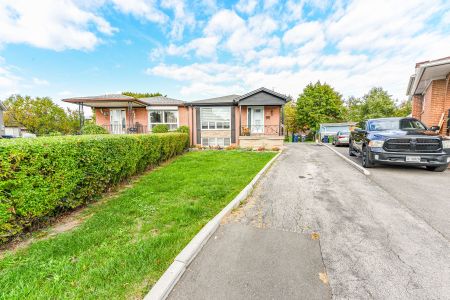 For Lease - 20 Charnleigh Court Unit# Basement, Toronto, Ontario - Photo 5