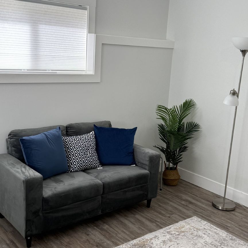 DWYER RESIDENCE - C - Photo 1