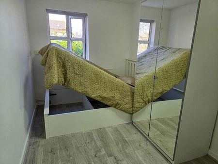 Denison Court, � Modern-bedroom Student Property, NG7 - Photo 5