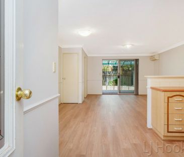 Neat as a pin in Wembley - Photo 5