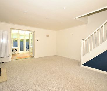 3 bedroom end of terrace house to rent - Photo 5