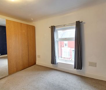 2 Bedroom - Photo 3