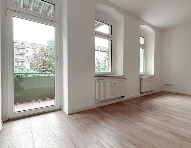 . . . EINBAUKÜCHE, BALKON, SONNENBERG . . . 1 Monat Kaltmietfrei! - Photo 1