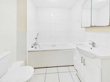 Bath Road, Slough, Berkshire,SL1 - Photo 2