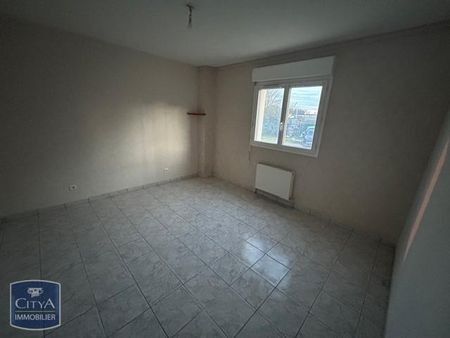 Location Appartement 5 pièces 109m² MEHUN SUR YEVRE 18500 - Photo 3