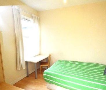 6 bedroom terraced house to rent - Photo 5