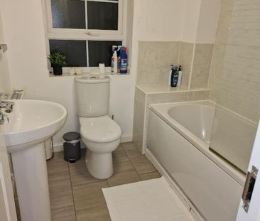 2 Bed Terraced House, The Pavilions, B70 - Photo 2