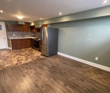 For Lease - 926 Flagship Drive, Mississauga, Ontario - Photo 1