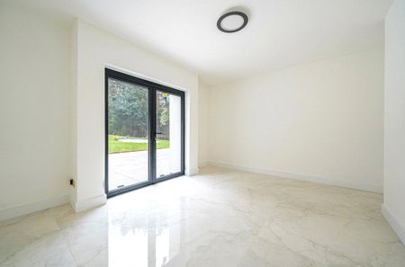 White Orchards, Totteridge - Photo 2