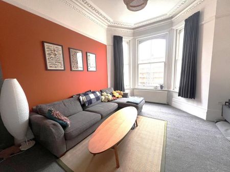2 bedroom flat to rent - Photo 3
