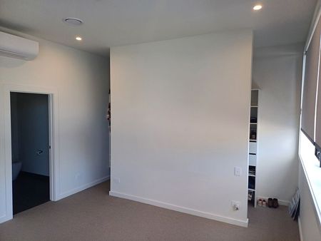 Willis House - 2 bed top floor apt in the CBD - Photo 2