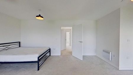 3 bedroom flat to rent - Photo 3