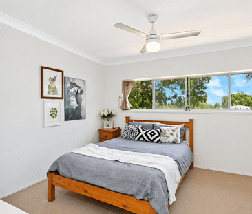 Enjoy the Burleigh Lifestyle – Walk to the Beach - Photo 2