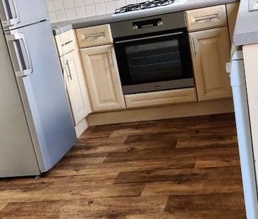 3 bed Semi-detached in Hopkins Way Wellesbourne, Wellesbourne, CV35... - Photo 3