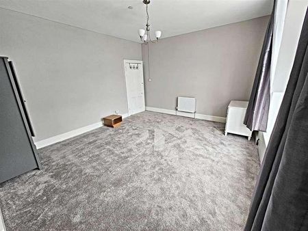 Taff Street, Pontypridd, CF37 - Photo 3