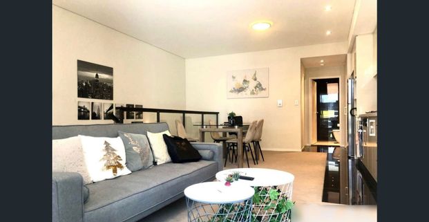 Spacious One Bedroom Apartment - Photo 1