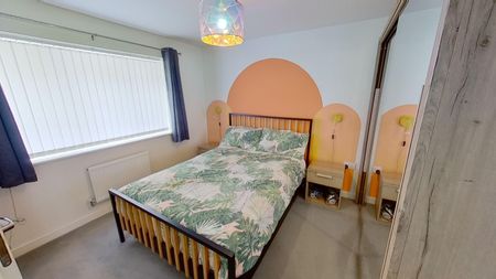 Brooklands Avenue, Seacroft - Photo 3