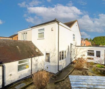 2 bedroom semi-detached house to rent - Photo 2