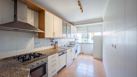 Quarteira, Lisbon - Photo 4