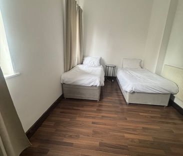 2 Bed Flat, The Carronades, SO14 - Photo 6