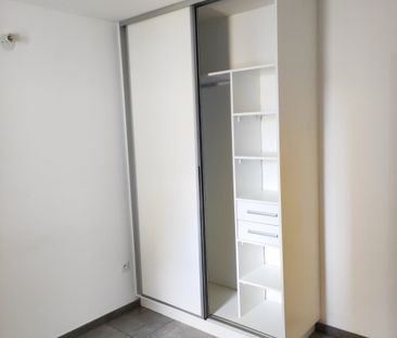 A louer appartement T5 dans résidence récente à SAINT PIERRE - Photo 2