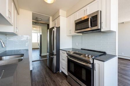 Spruce Gardens — 2 Bedrooms - Photo 2