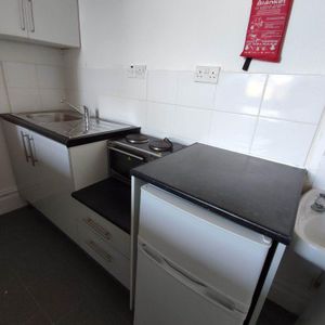 Studio to rent - Photo 3