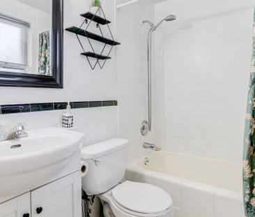 For Lease - 2846 Bloor Street Unit# 6, Toronto, Ontario - Photo 6