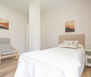 Calle de Antonio Prieto, Madrid, Community of Madrid 28026 - Photo 5