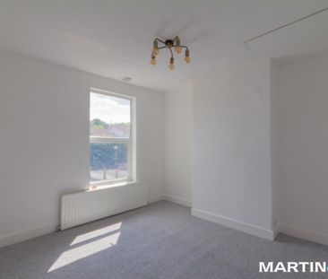 2 bedroom end of terrace house to rent - Photo 4