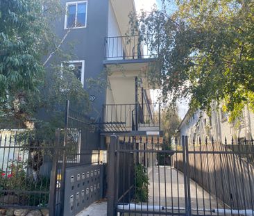 8 / 70 Carlisle Street, ST KILDA - Photo 2