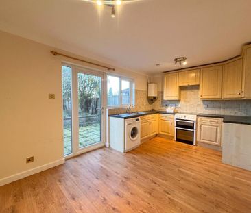 3 bedroom semi-detached house to rent - Photo 6