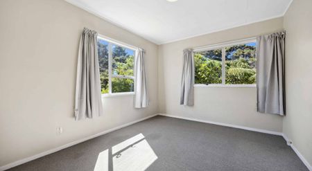 A house with car par near westgate mall, motorway - Photo 4