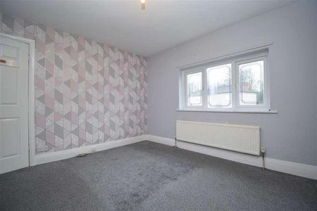 The Avenue, Wakefield, WF1 - Photo 2