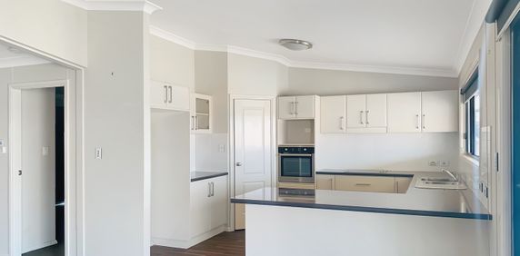 103L Benolong Road, Dubbo NSW 2830 - House For Rent | Domain - Photo 2