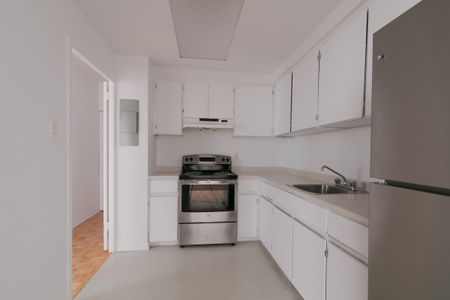 900 Rockland - Photo 3
