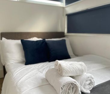 Studio Flat, Charleville Road, W14 - Photo 1