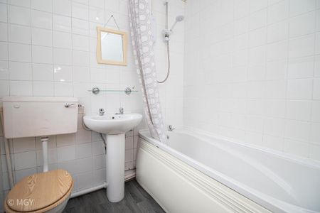 2 bedroom terraced house to rent - Photo 4