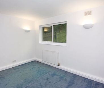 Majestic Way, Aqueduct, Telford - Photo 4