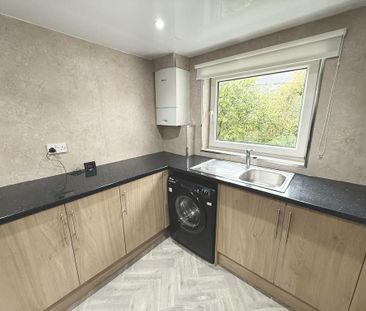 3 bedroom flat to rent - Photo 6