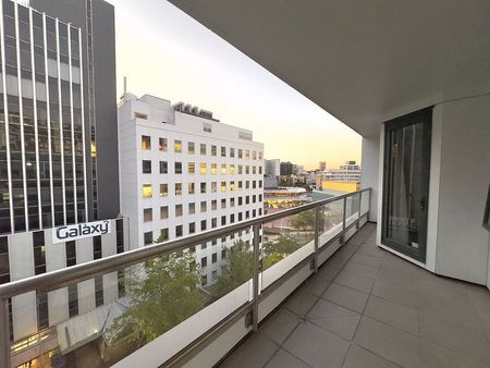 Spacious 2-Bedroom Living - Photo 2