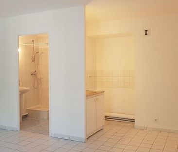 Location Appartement 1 pièce 27m² L HAY LES ROSES 94240 - Photo 1