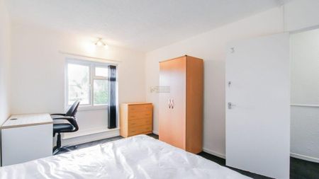 5 bedroom terraced house to rent - Photo 3