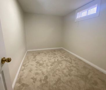 Spacious 5-Bedroom Home for Rent in Martindale - Photo 6